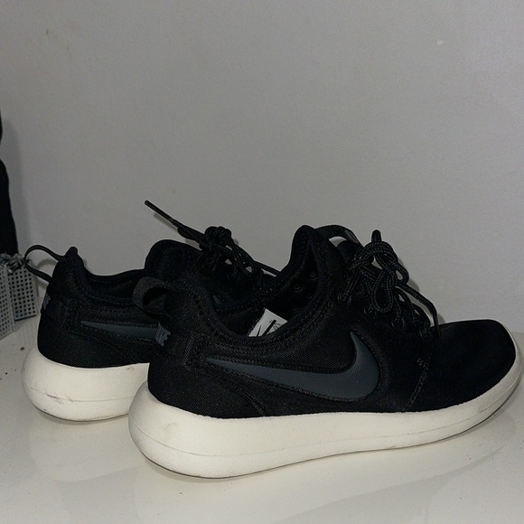 Nike Roshe US5.5 - Picture 2 of 5